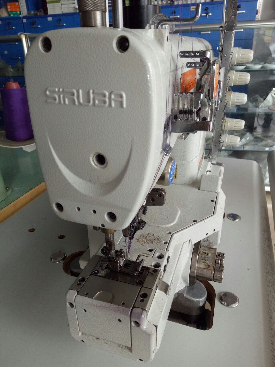 二手工业电脑缝纫机银箭绷缝机砍车