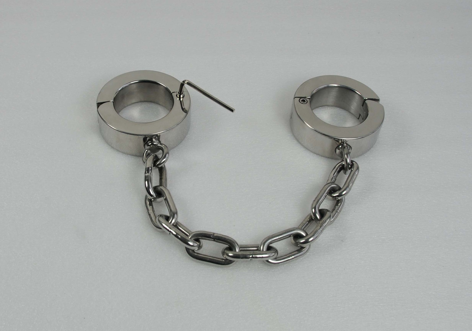 黑帝正品女用不锈钢特重脚镯4cm高(扳手开启)成人情趣用品批发