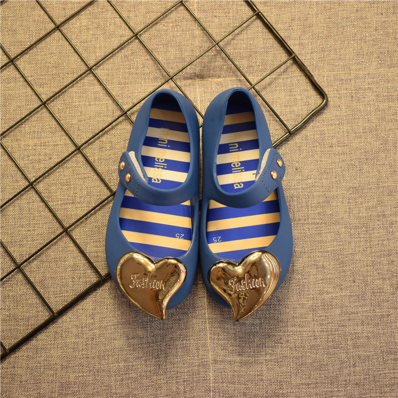 利润微薄  非质量问题 不喜欢效果不好  或者鞋面一点点的溢胶 胶水