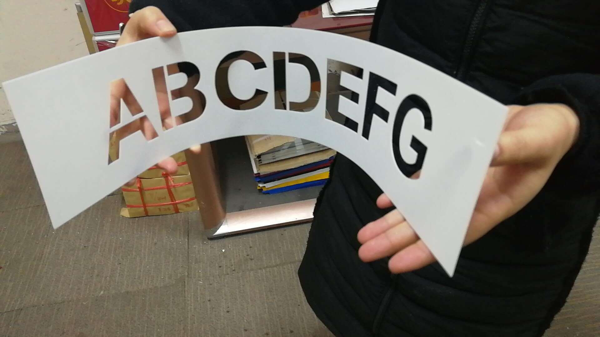 塑料字母模板镂空喷漆字模板汽车牌号喷字模板喷漆牌喷漆字