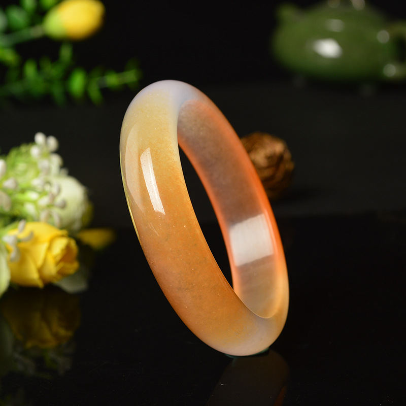 玉石厂直销天然石英岩时尚精品女款石英岩玉手镯