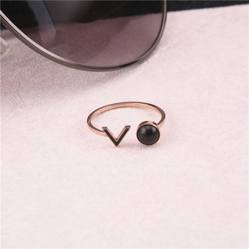 韩版气质钛钢镀18k玫瑰金v字时尚戒指女食指环尾戒子饰品不褪色