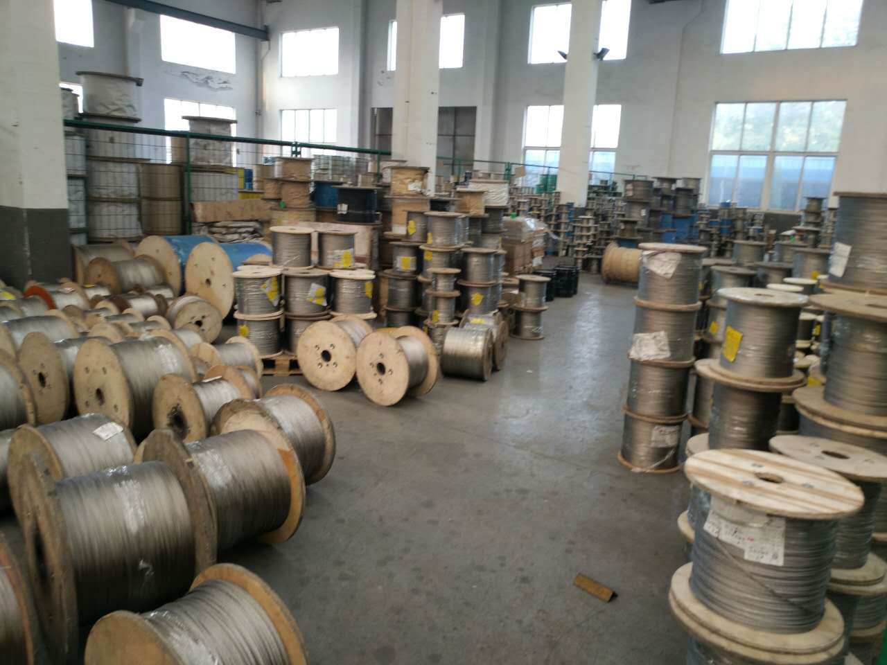 佛山厂家批发7x7多股植物灯吊挂绳2mm软晾衣绳304不锈钢钢丝绳