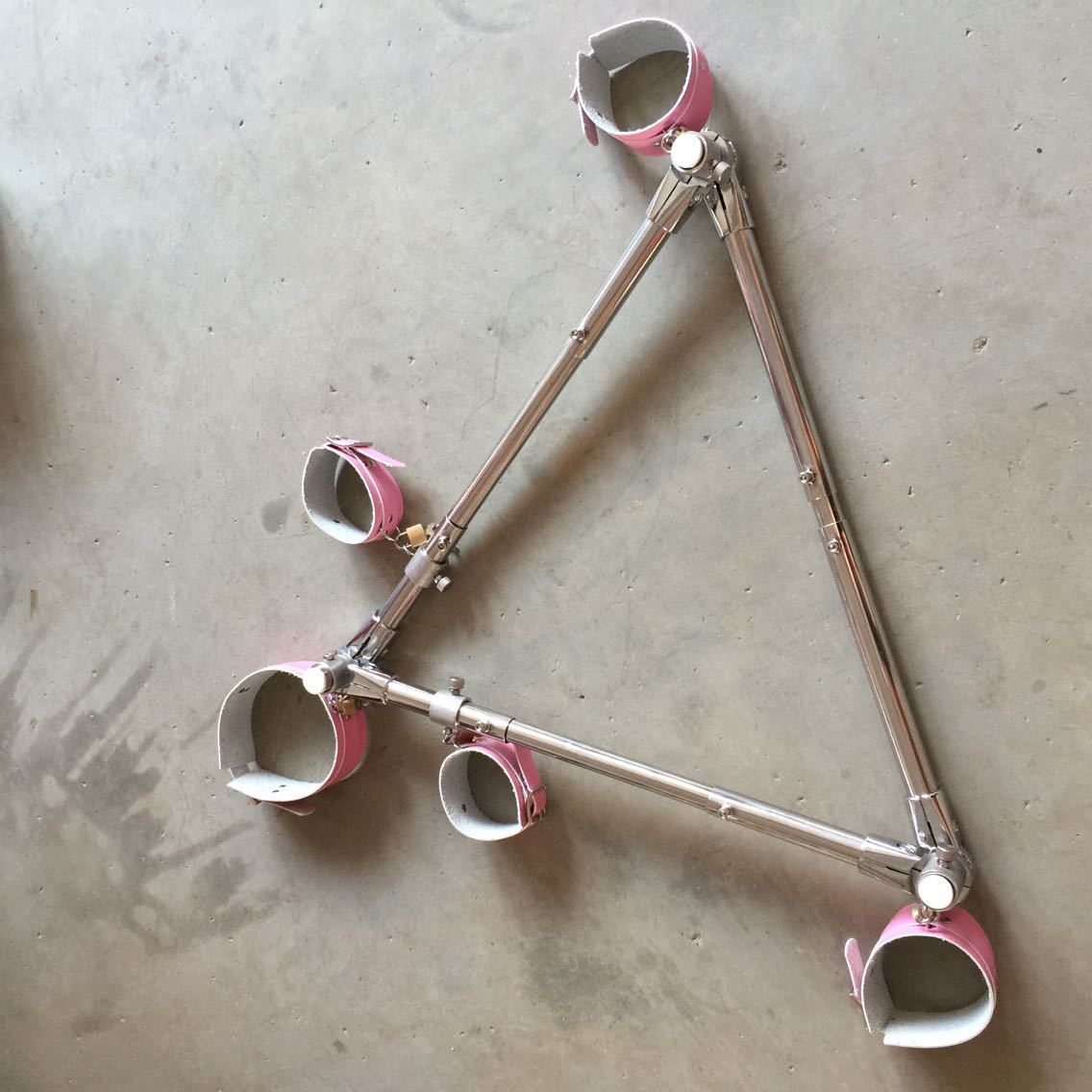 黑帝成人用品 k9束缚三角架阳具架子 驷马器 另类调教捆绑激情