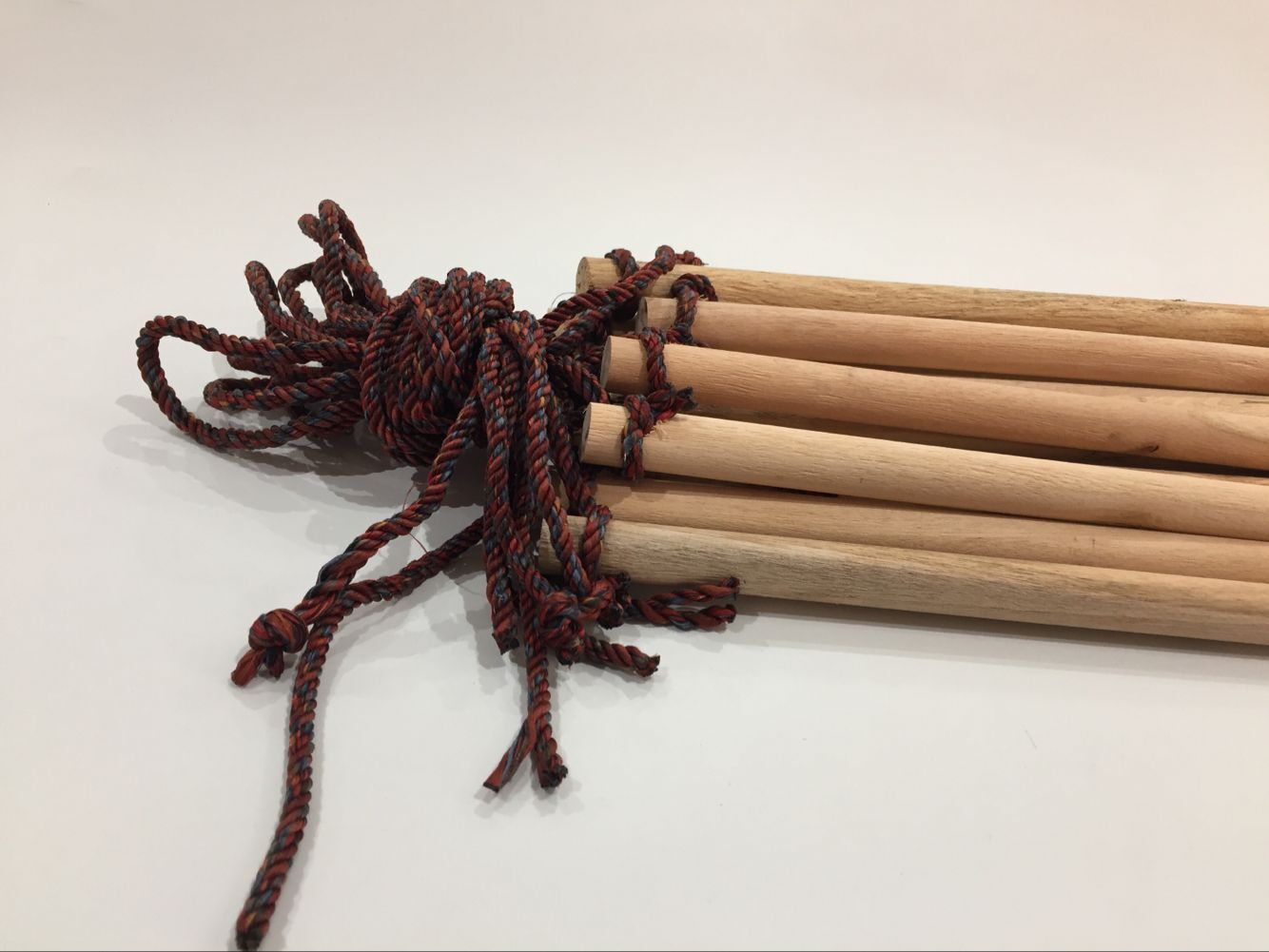 自产自销陀螺鞭杆 老牛冰嘎尜鞭子 旋转陀螺专用千层木白蜡鞭杆