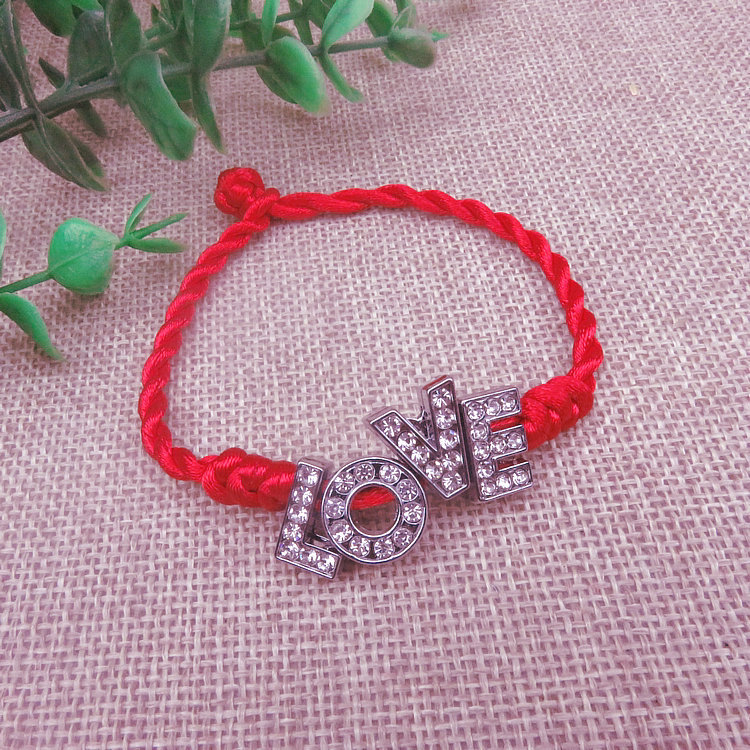 热卖义乌饰品镶钻英文大写字母红绳手链 本命年情侣红色手绳礼物