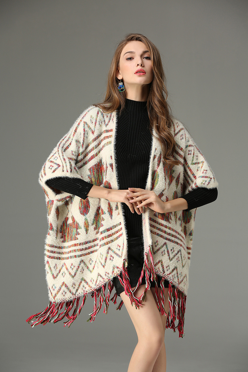 2017秋冬新品气质女装几何提花流苏斗篷披肩毛衣女外套大码针织衫