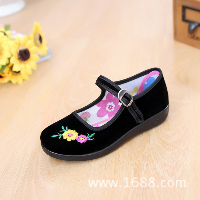 Old Beijing Craft Children's Cloth Shoes Embroidered Dancing Shoes Student Shoes Stage Performance Shoes Breathable Soft Bottom Kids' Casual Shoes