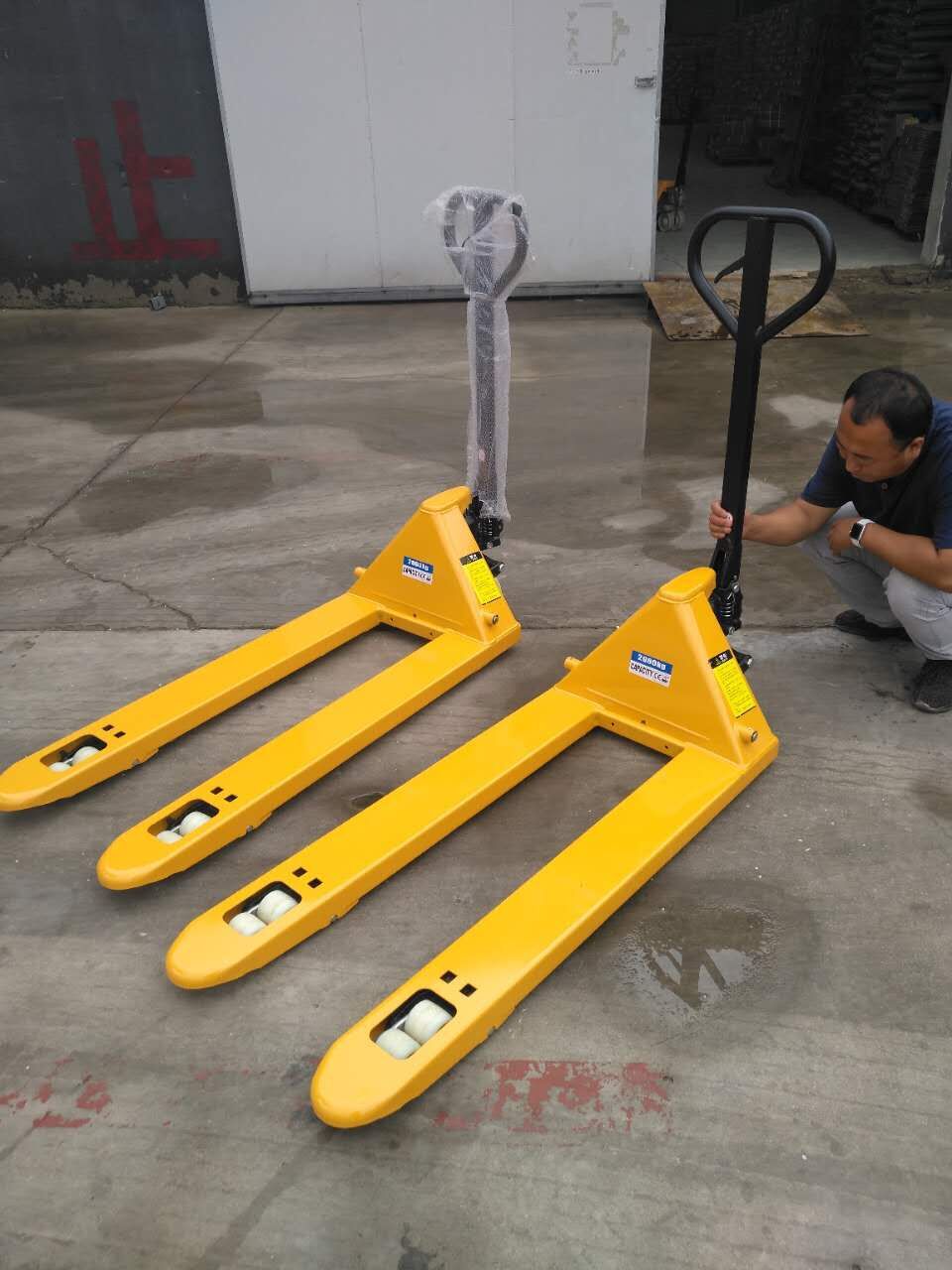 北京厂家 手动搬运车 2吨手动叉车 液压托盘车 地牛550/685