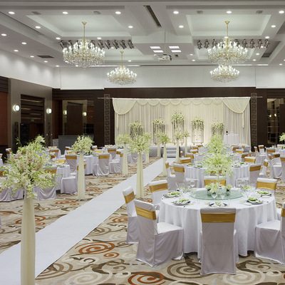 现代时尚婚礼餐桌椅酒店饭店大堂白色简约8人转盘圆桌椅子套装