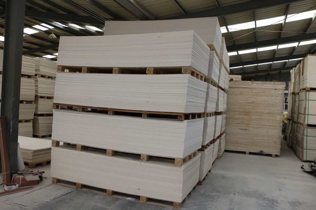 厂家直销 箱房墙板 玻镁防火地板 楼台板 集装箱房适用地板