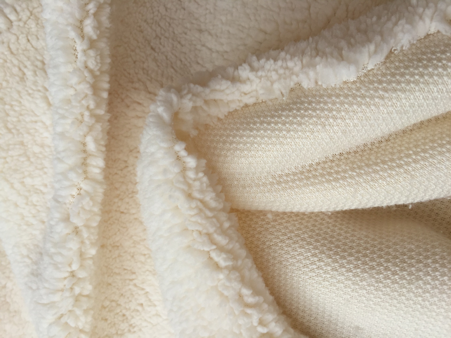 厂家定制舒棉绒素色单面全涤舒棉绒针织毛绒面料睡衣时装绒布