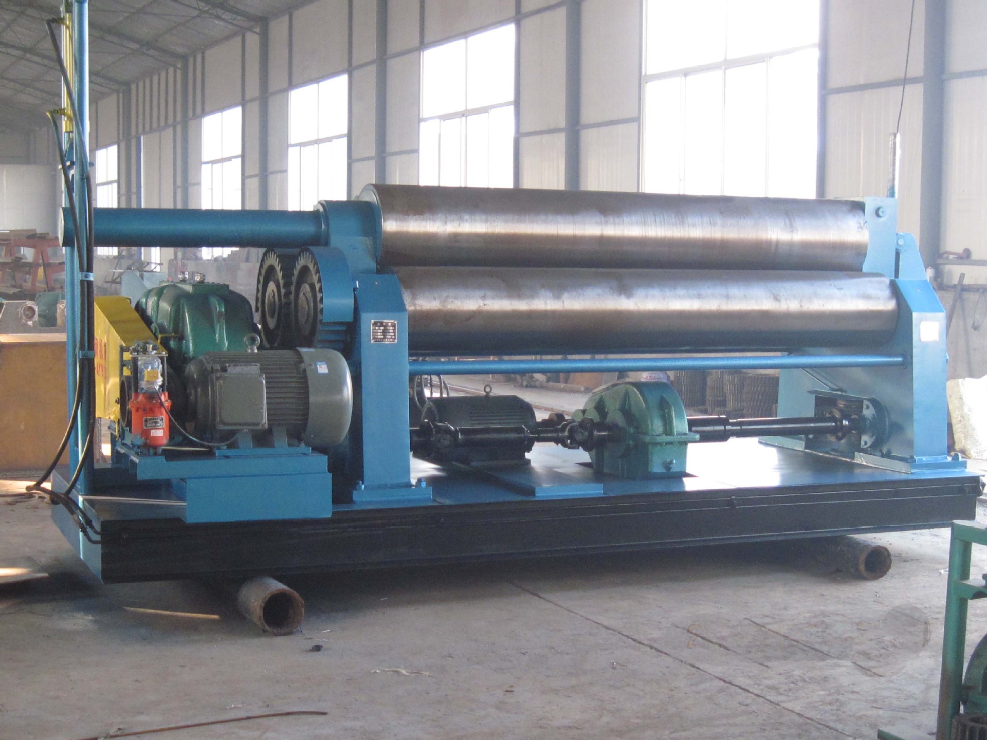 供应上辊万能液压卷板机 w11-12*2000全自动数控卷管机