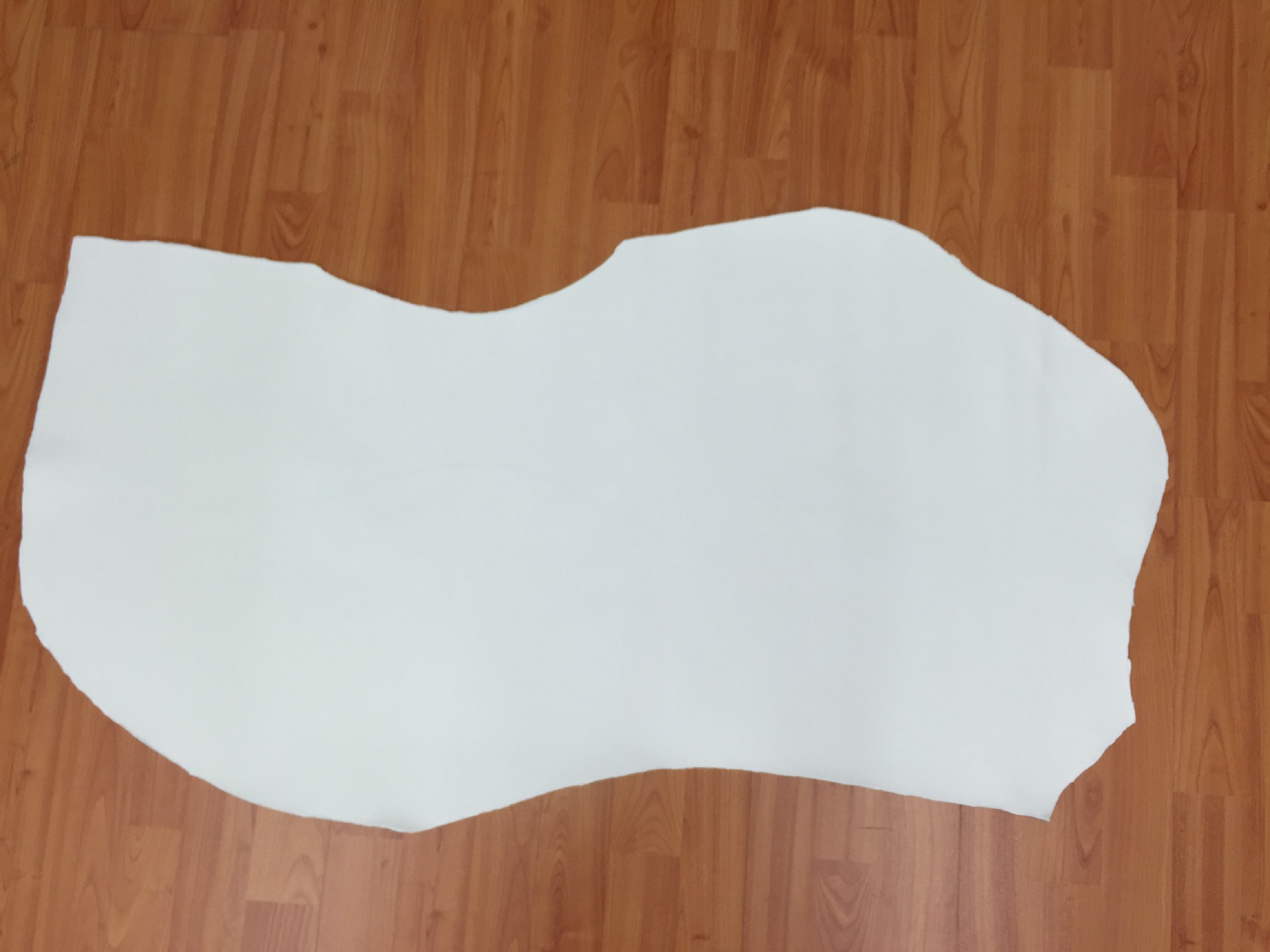 【海涛皮业】厂家直销二层移膜革r8纹白色沙发革箱包牛皮真皮皮料