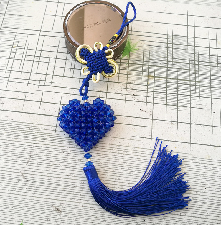 新品手工艺品串珠树脂爱心车挂中国结车内装饰品成品货源