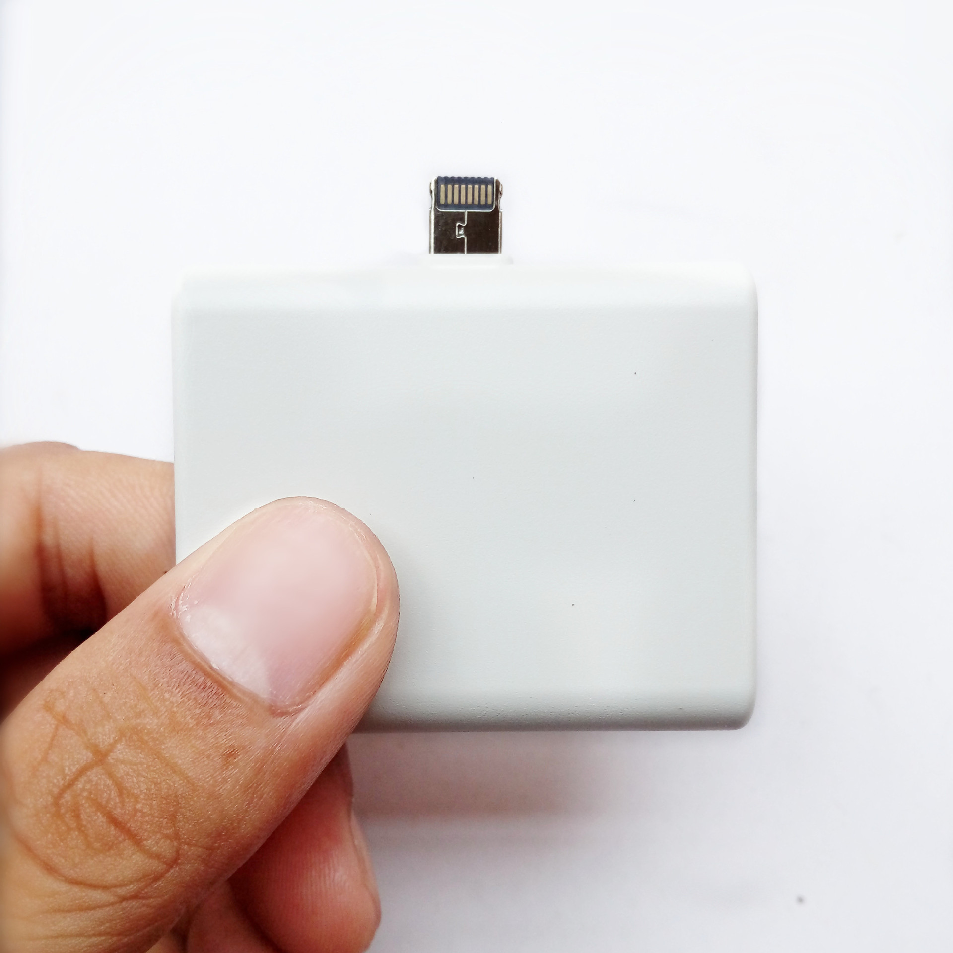 新款迷你一次性应急充电宝干电池纸片无线充移动电源二合一