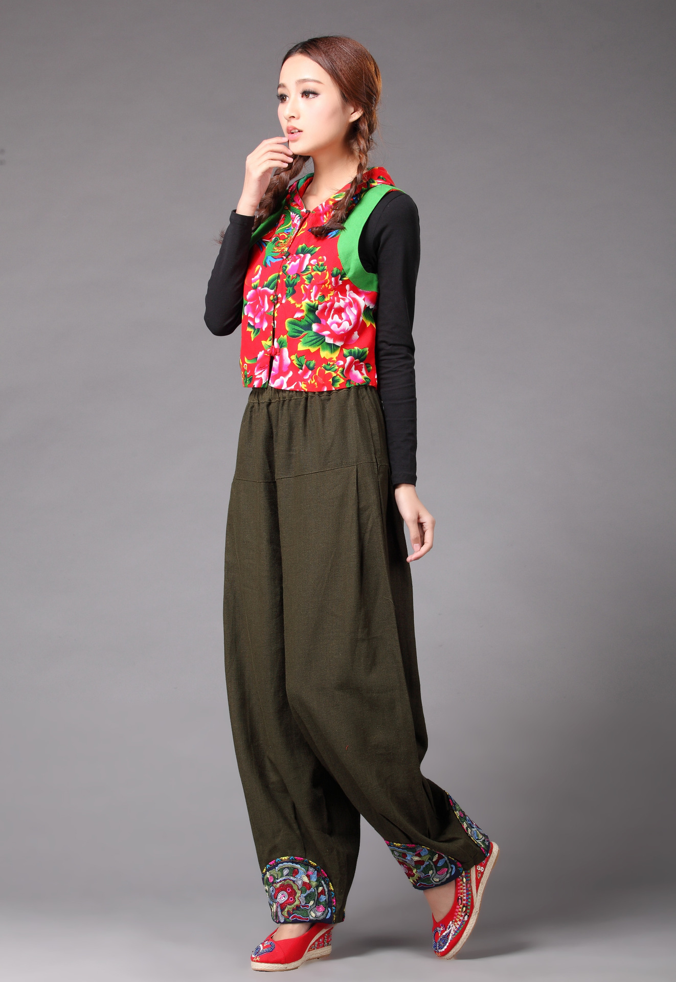 2019麻凡布衣 民族风女式休闲裤 亚麻收口刺绣灯笼裤 批发