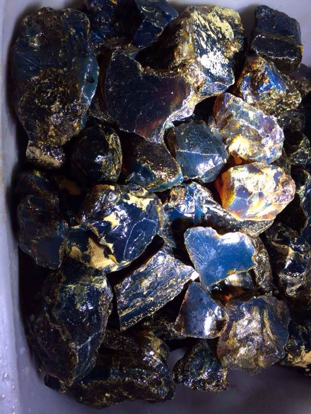 天然多米尼加琥珀原石蓝珀原矿批发15元一克