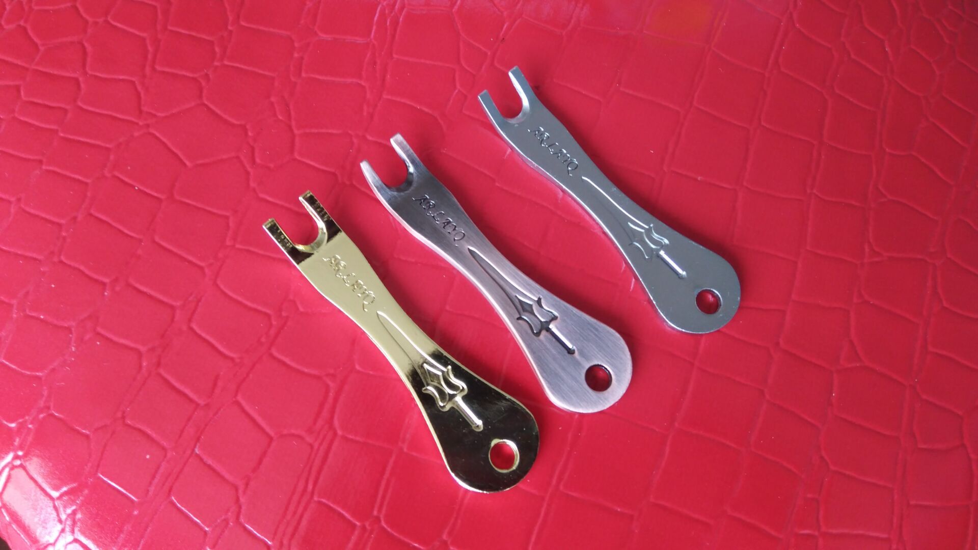 民谣吉他起钉器 上弦器起弦钉拔固弦锥木吉他换弦工具 吉他换弦器