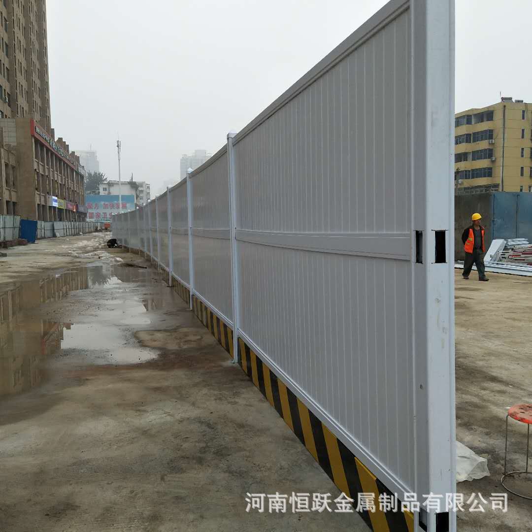 厂家直销市政工程新型仿草皮围挡建筑工地施工隔离pvc围挡防护栏