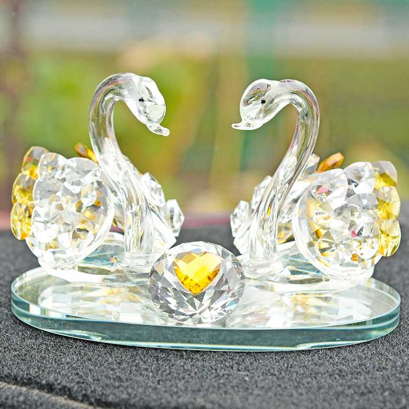 0成交167个光面水晶仿真天鹅摆件 天鹅水晶工艺品汽车内饰摆件礼品