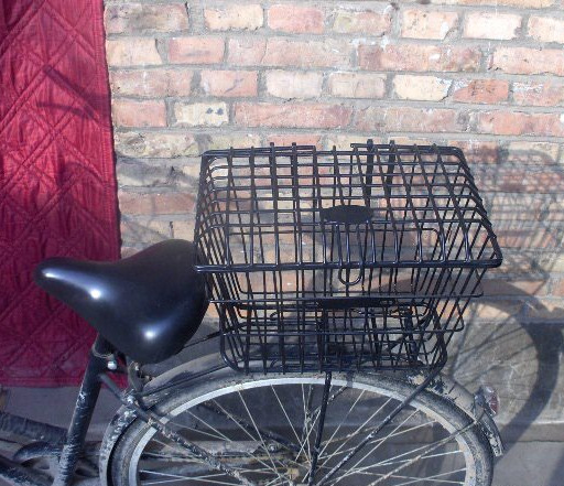 安装方式:用拉绳或扎带绑爱车后货架即可适用于山地车.自行车.