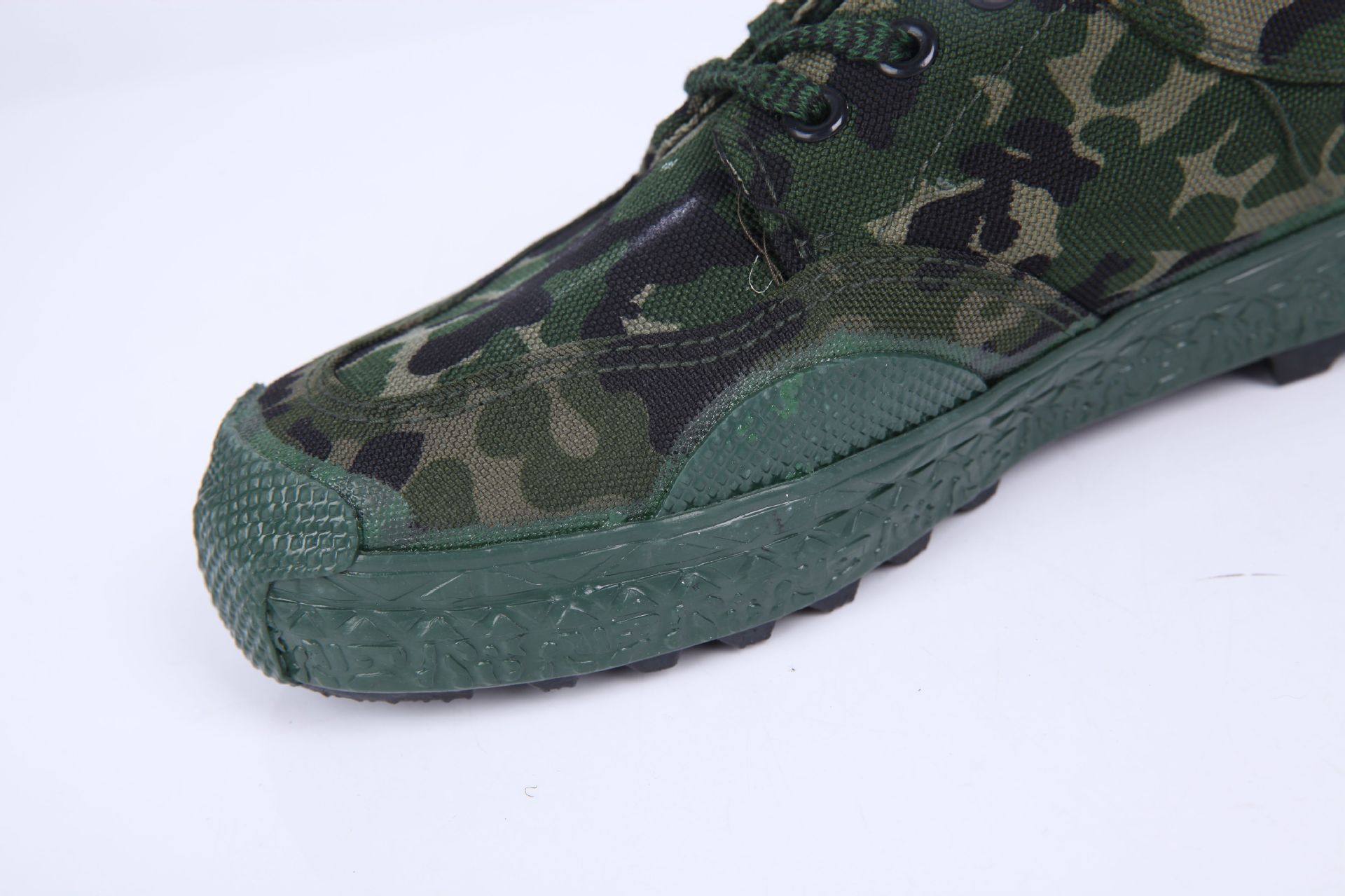 批发正品06武迷彩低腰作训鞋夏地勤军胶鞋解放鞋消防橄榄绿胶鞋