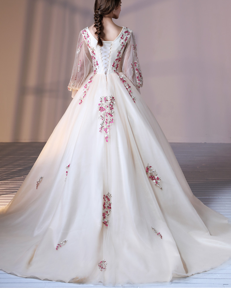 2018春夏季新款蕾丝花新娘长款蓬蓬裙婚纱礼服长袖拖尾舞台演出女