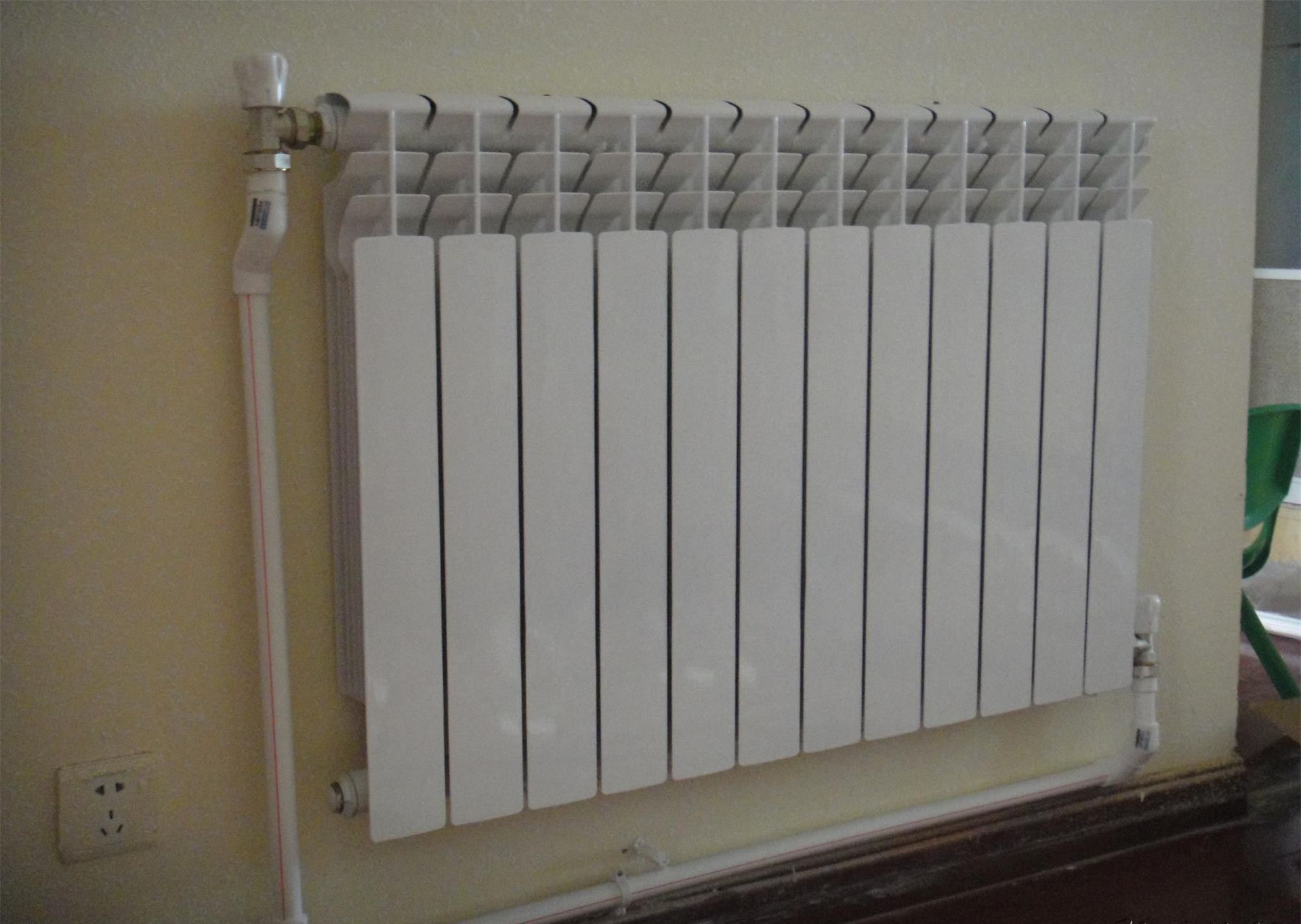 壁挂式装饰集中供暖自采暖气片散热器防熏墙家用壁挂式水暖片蒸汽