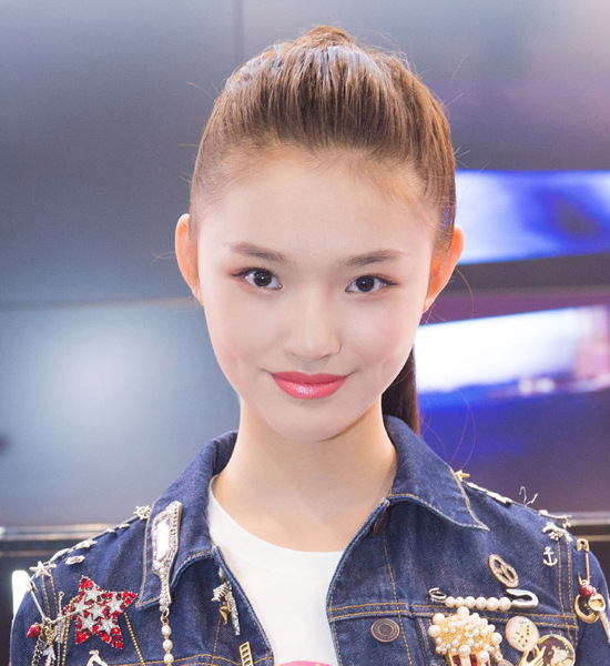 林允颜值一直在线!原来好看的唇色是亮点