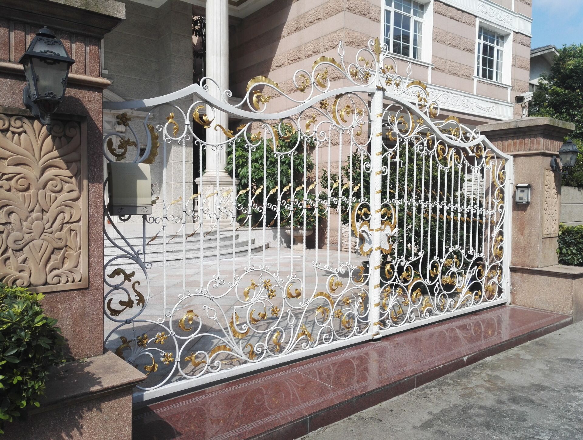 厂家 订制庭院铁艺大门雕花镂空 防锈蚀铁艺大门 豪华别墅大铁门