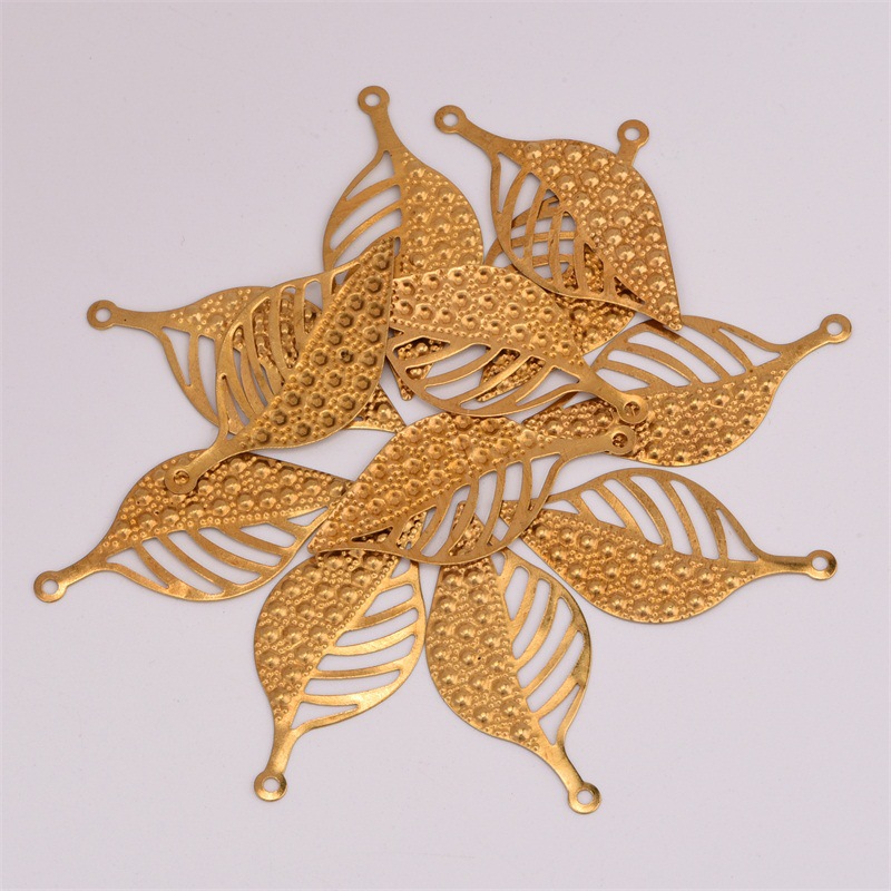 毛坯40*19mm镂空压纹树叶铜片配件diy手工材料 单吊项链饰品挂件