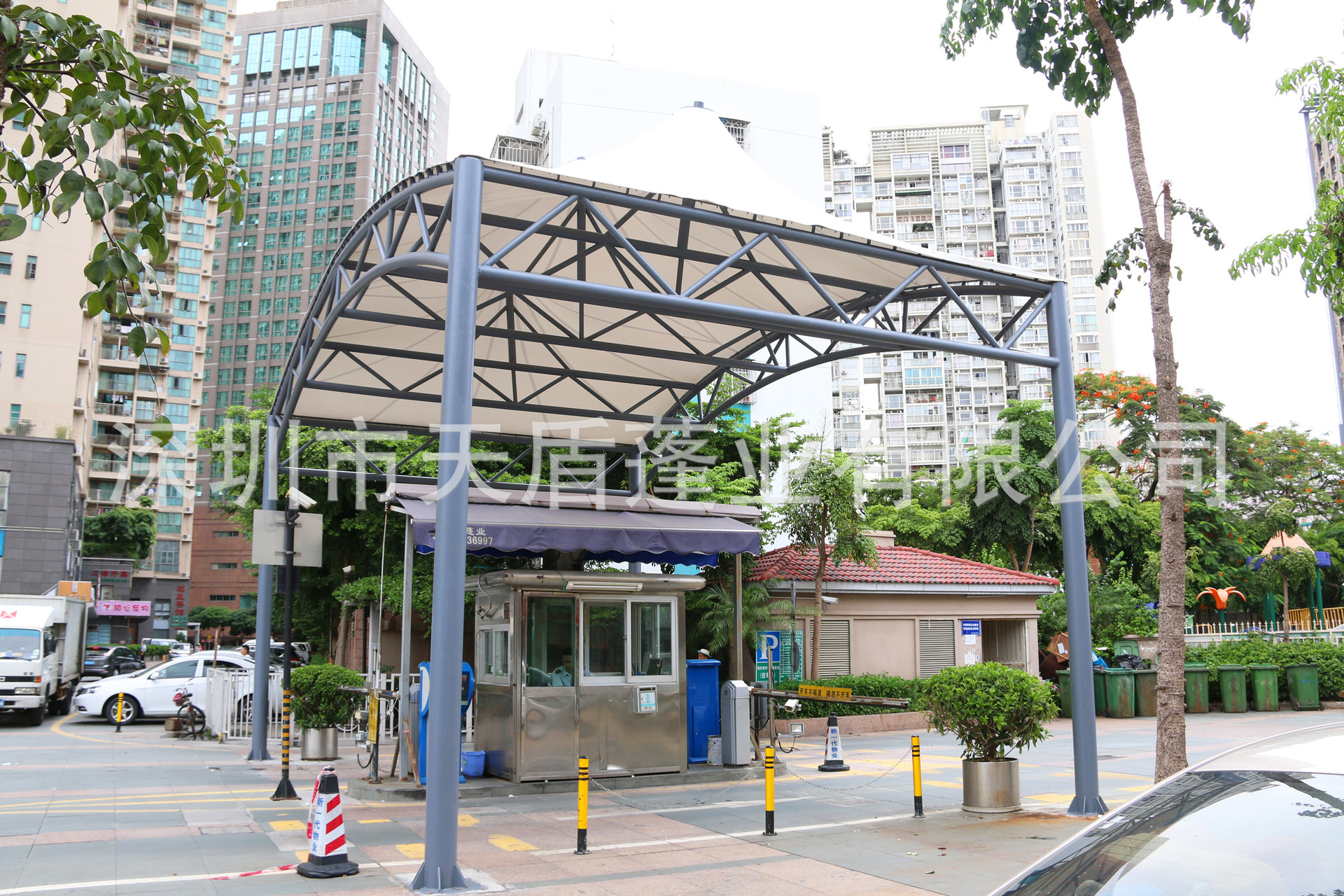 造型美观时尚岗亭出入口膜结构帽口停车雨篷 保安亭膜结构停车棚