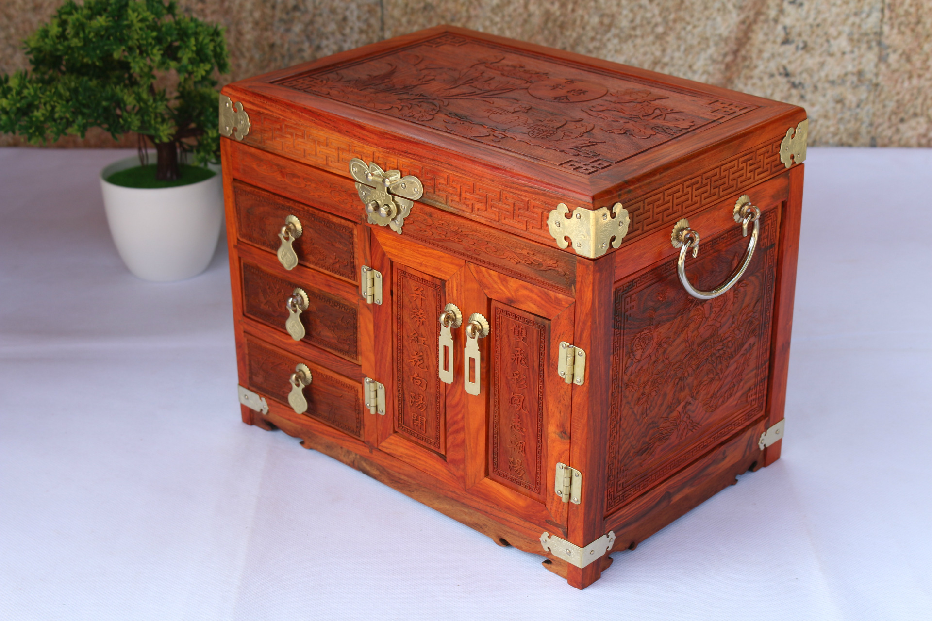 老挝红酸枝嫁妆箱红木新婚收纳盒百年好合珠