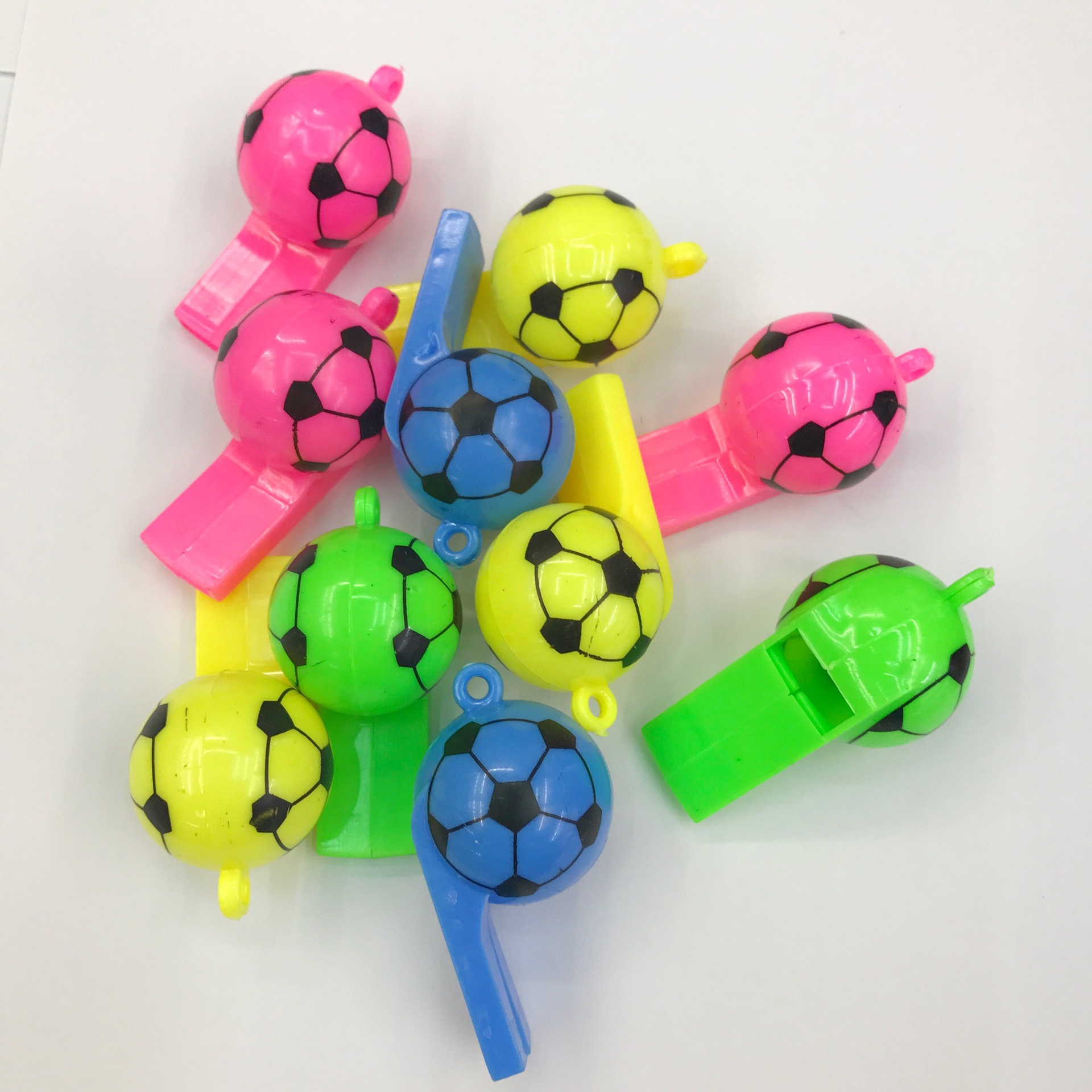 义乌宏彦玩具批发 儿童口哨 彩色发声音玩具 赠品学校周边