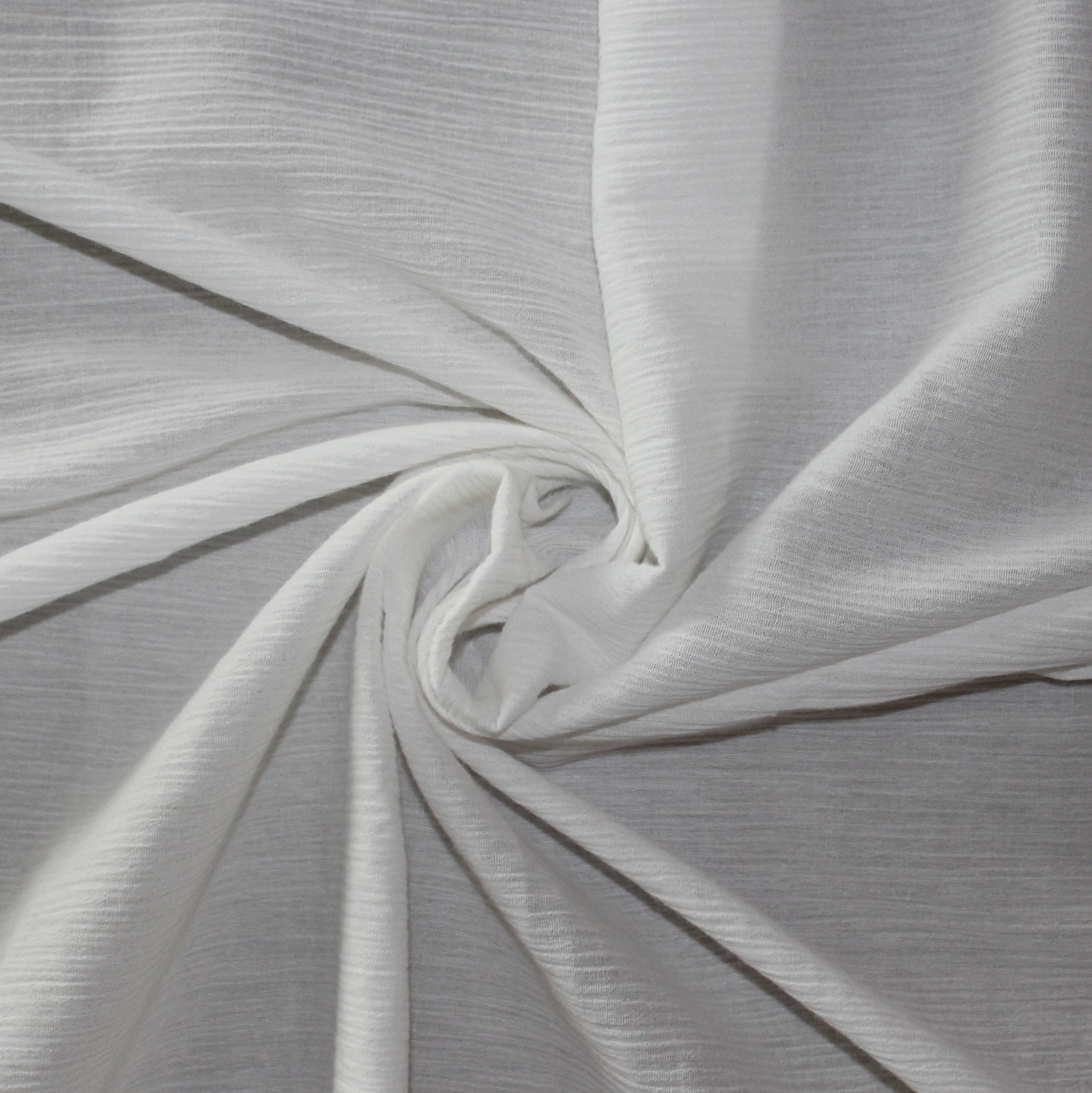 厂家批发 全棉40s纬强捻染色绉布 男装女装服装面料 裙子衬衫布料