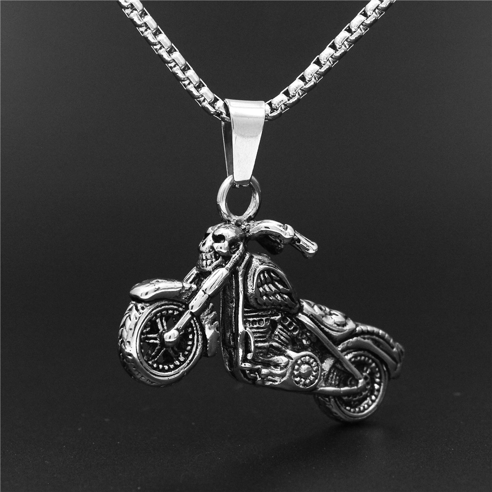 钛钢骑士项链男士个性潮饰品摩托机车骷髅吊坠挂件朋克摇滚配饰