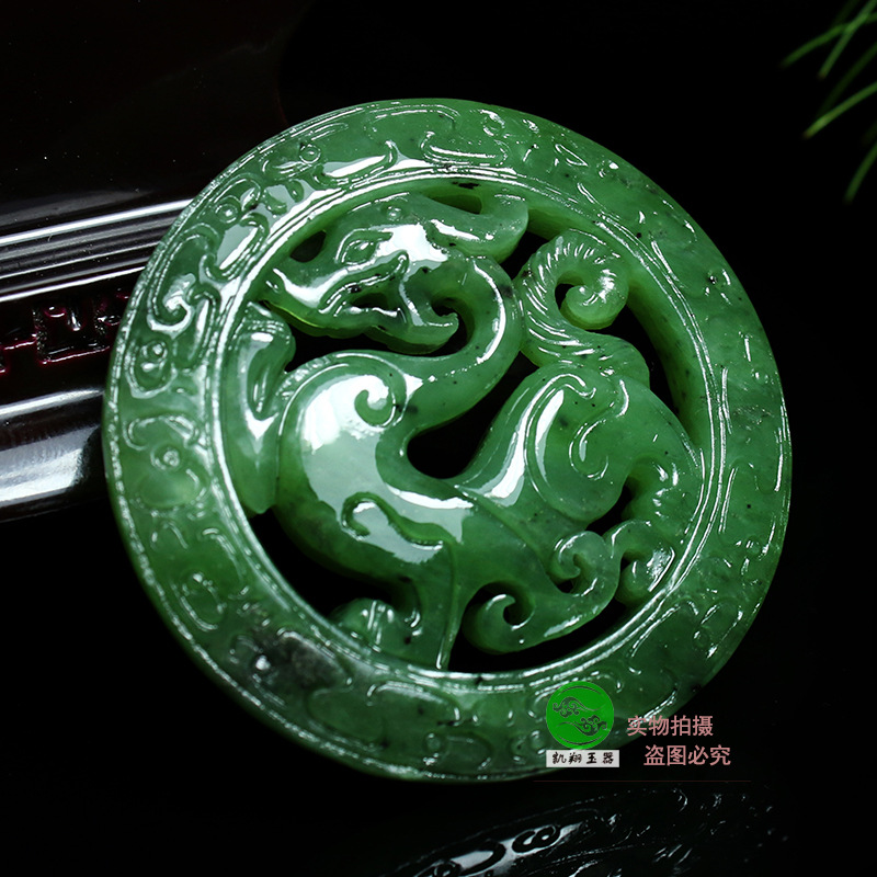 天然新疆和田碧玉仿古龙吊坠 精雕双面镂空龙行天下挂件