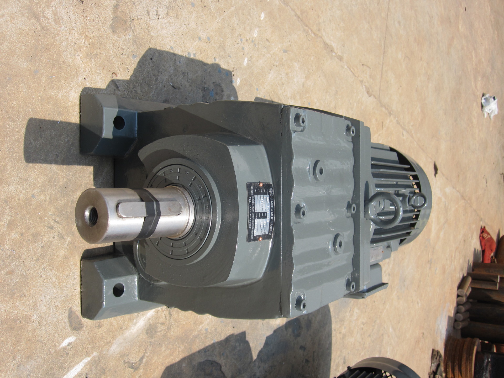 r系列卧式齿轮精密减速机r97小型单级减速机减速马达