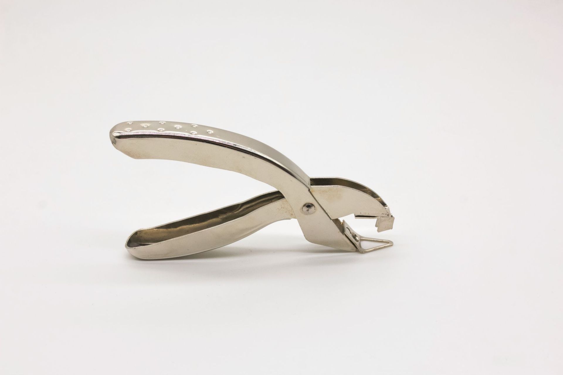 厂家直销起钉器 手钳起钉器 学生办公用起钉器 省力起钉器 拔钉器