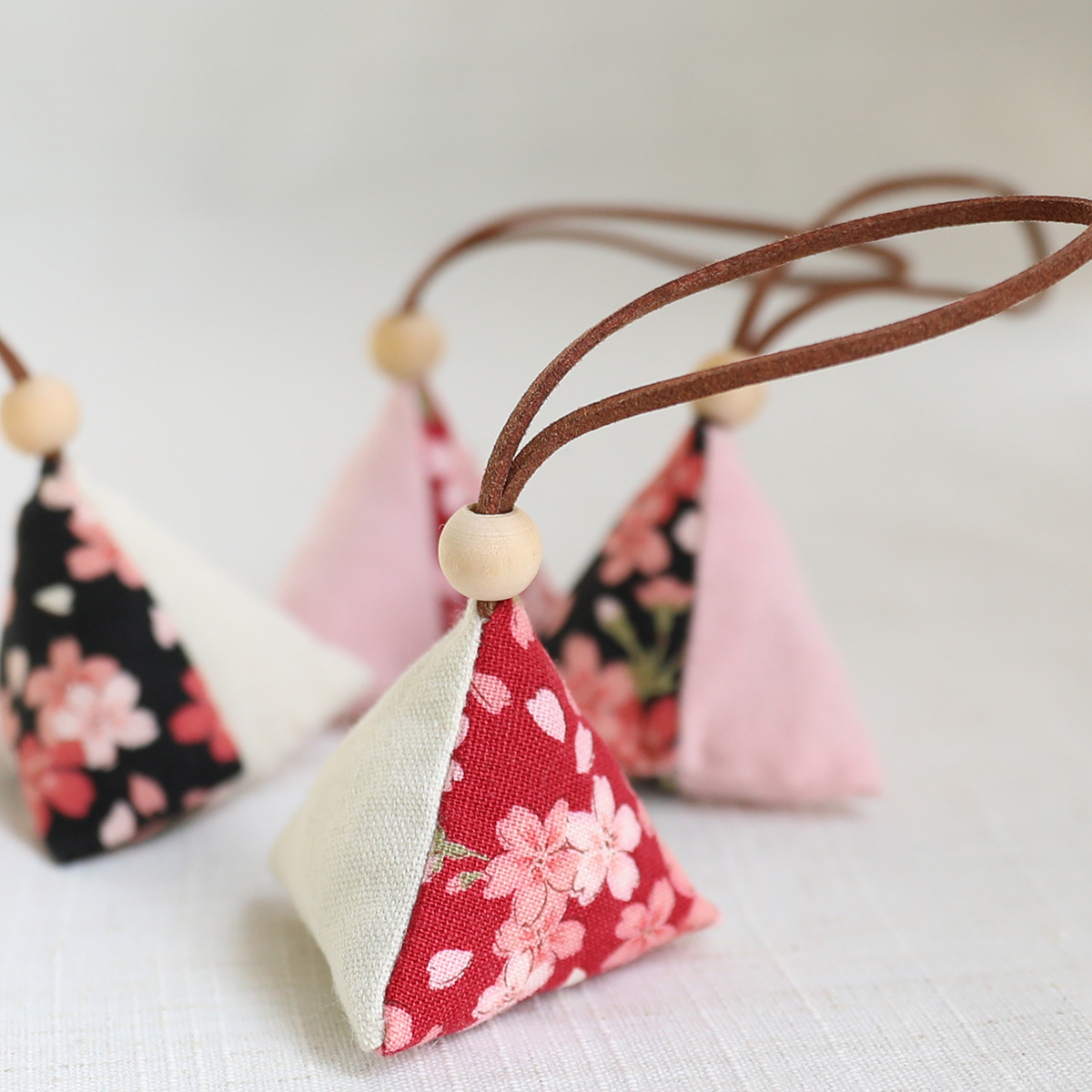 厂家批发现货 三角粽子艾草小香包香囊手工香袋荷包衣柜除味挂件