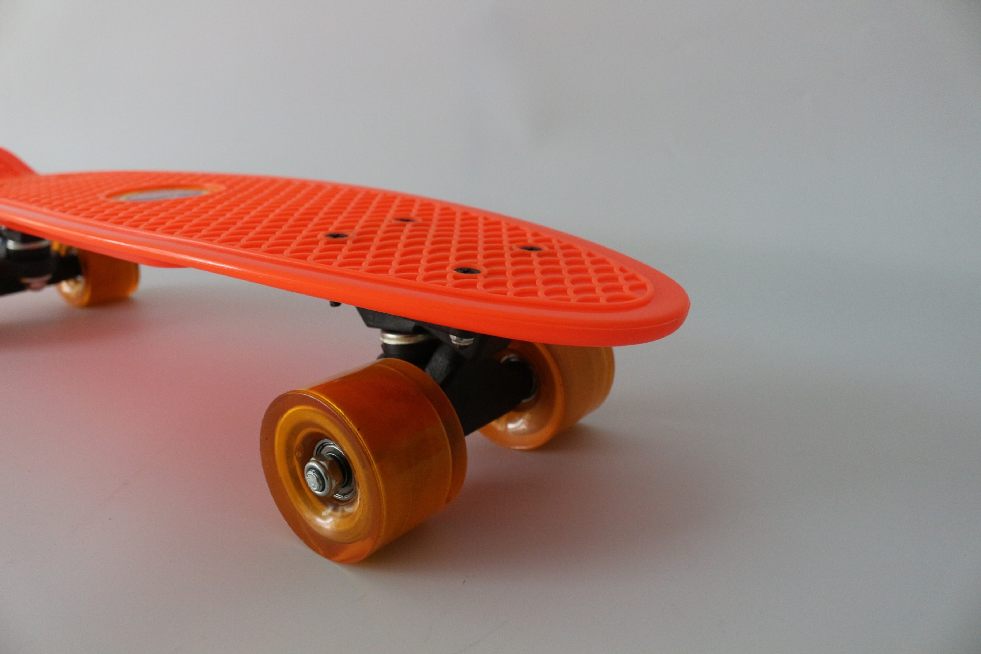 22寸鱼板加厚单翘板滑板专业耐磨塑料刷街板儿童青少年来厂里玩