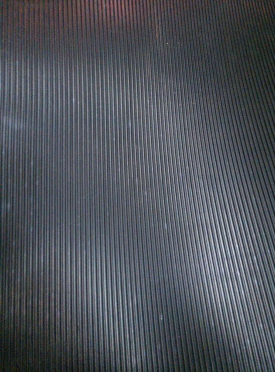 厂家直销细条纹防滑橡胶板黑色红色绿色条纹防滑橡胶板橡胶皮