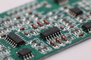 太阳能电路板_太阳板热水器安装图_太阳板发电安装视频