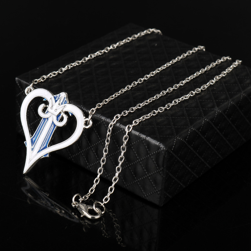 速卖通热销新款王国之心标志项链经典时尚桃心皇冠吊坠毛衣链配饰
