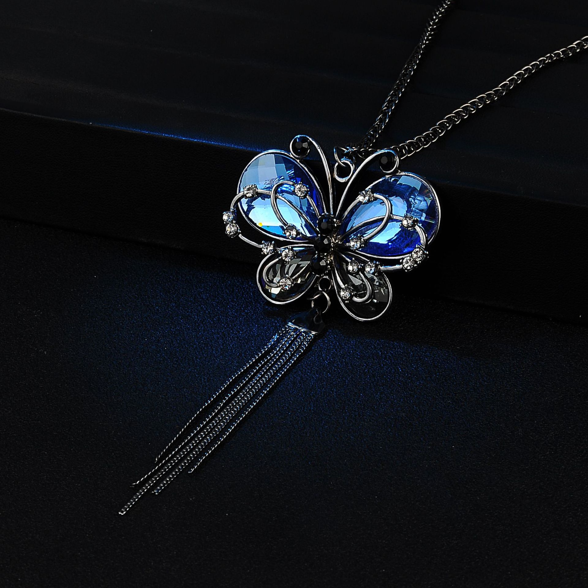 秋冬蝴蝶毛衣链长款韩国时尚流苏复古百搭配饰长项链衣服挂饰批发