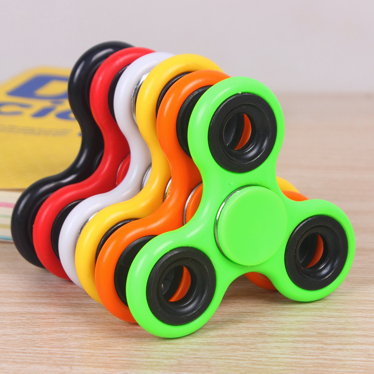 Fingertip Gyro Three-Leaf Gyro Finger Toy Pressure-Reducing Creative Toy Color Hand Spinner Wholesale