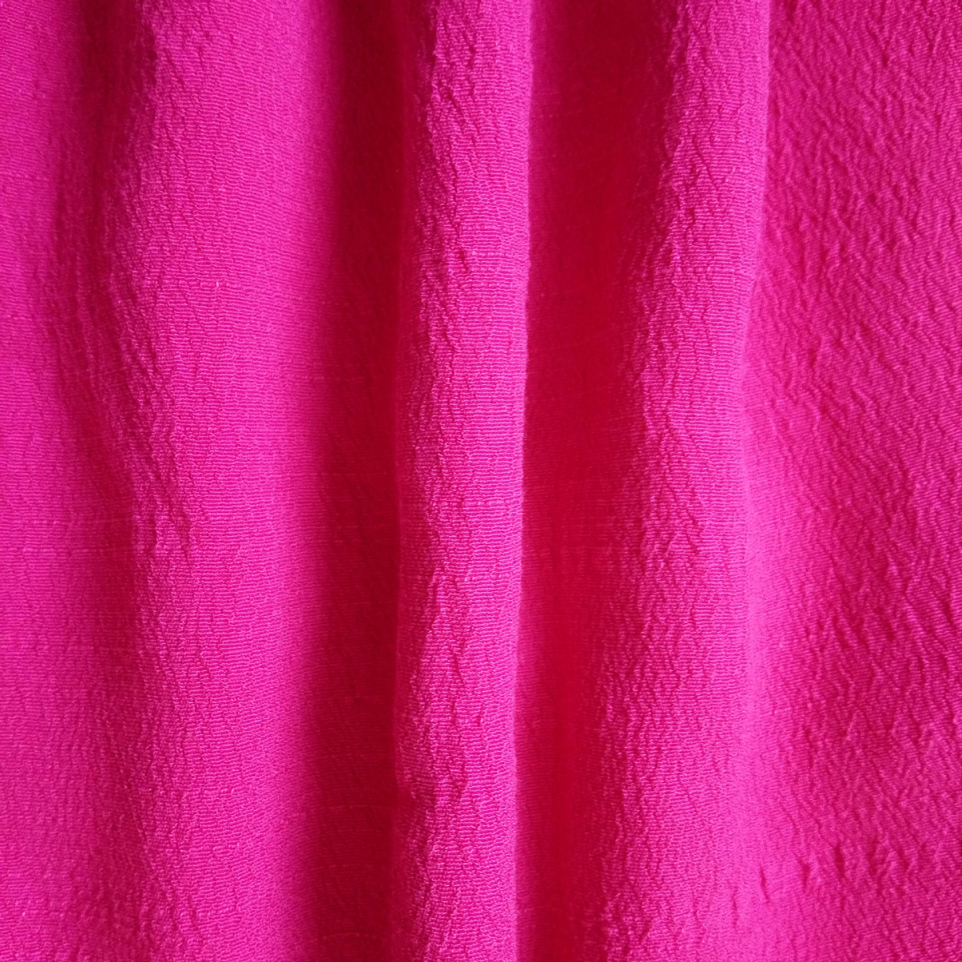 人造丝面料 梭织 人丝人棉富丽绉染色布 玫红色 55%v 45%r