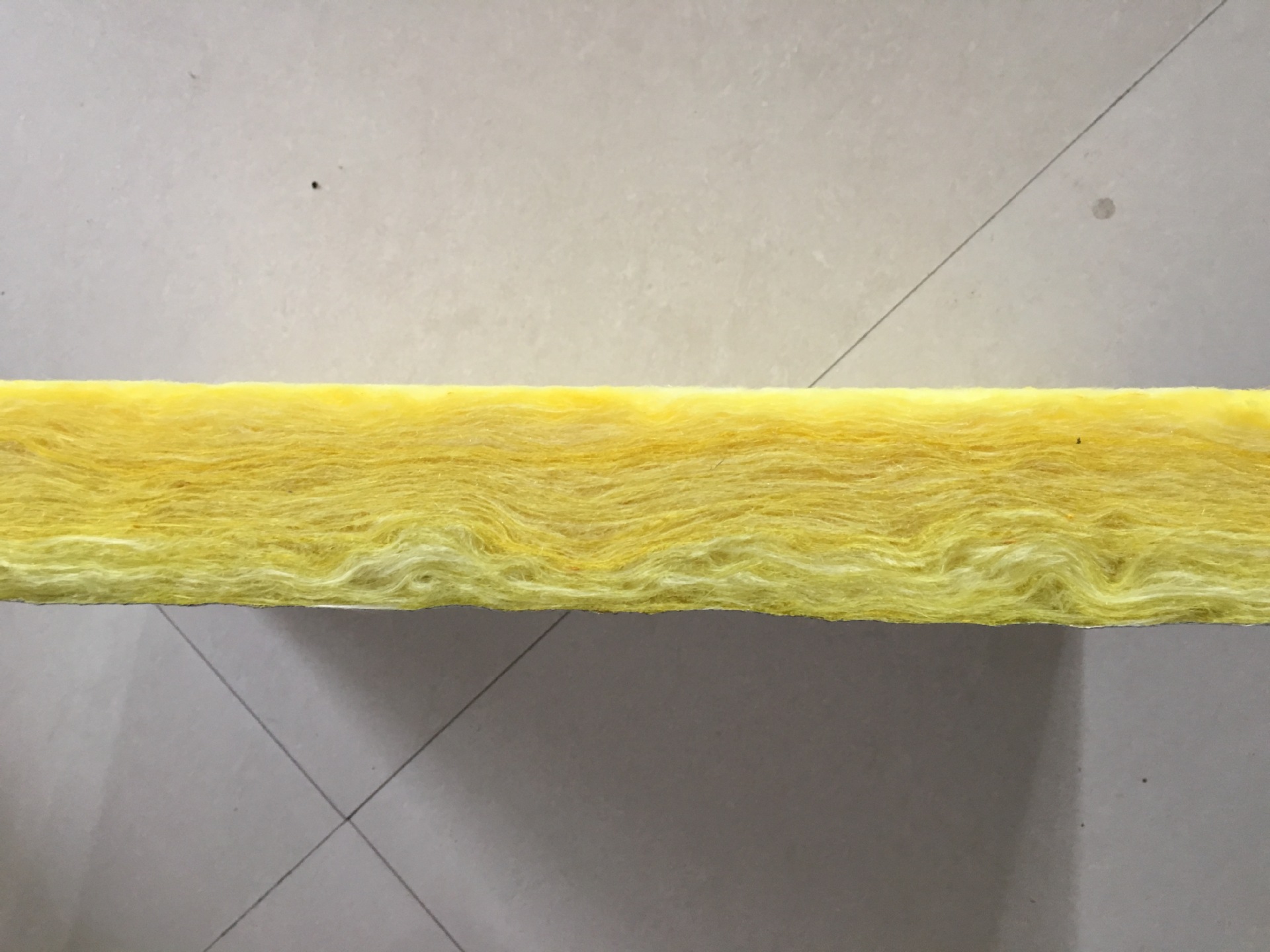 厂家直销 超细纤维玻璃棉板 环保无甲醛 防火铝箔卷毡 耐高温