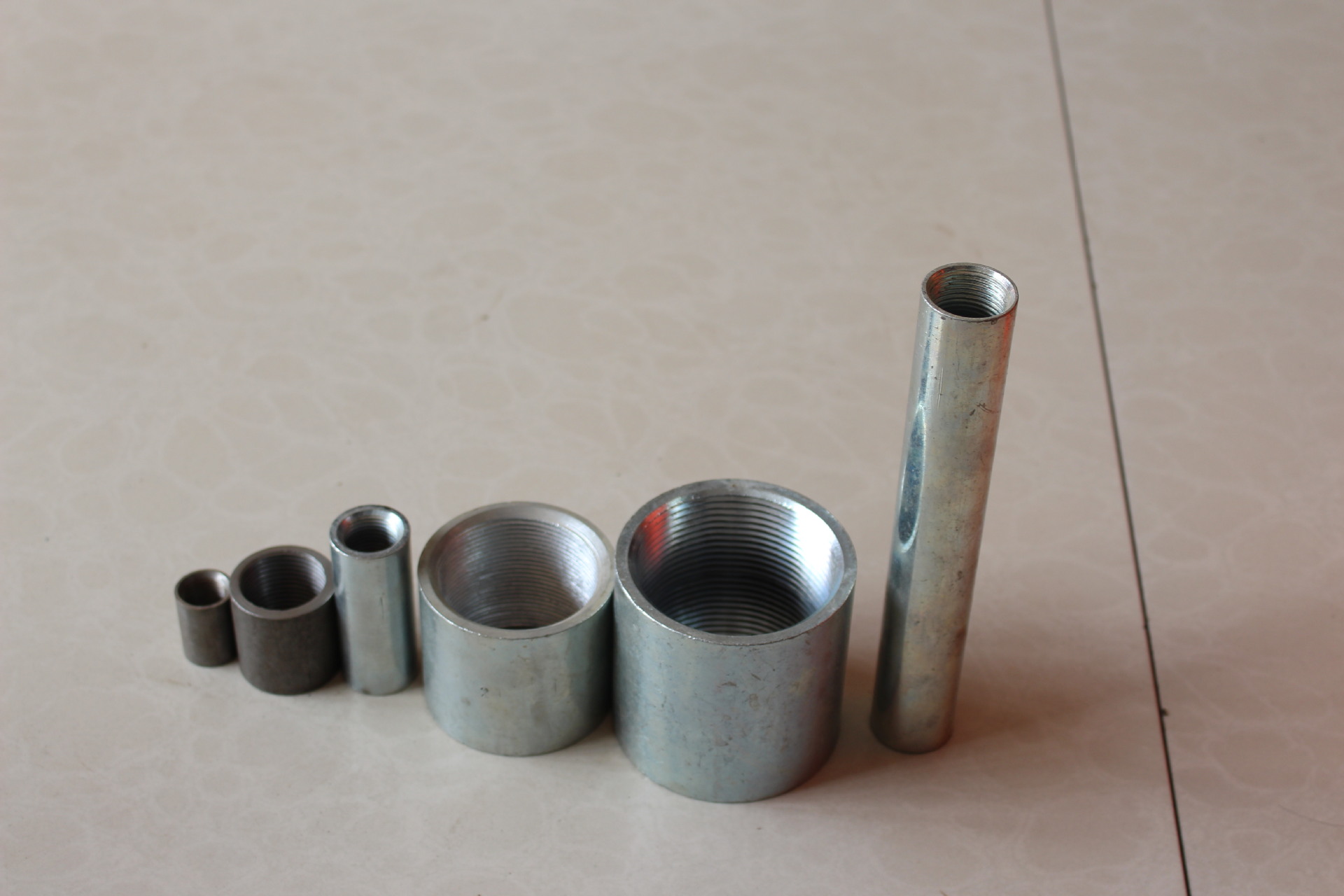 厂家直销钢管内丝接头优良碳钢管箍 无缝管箍 管外丝直接